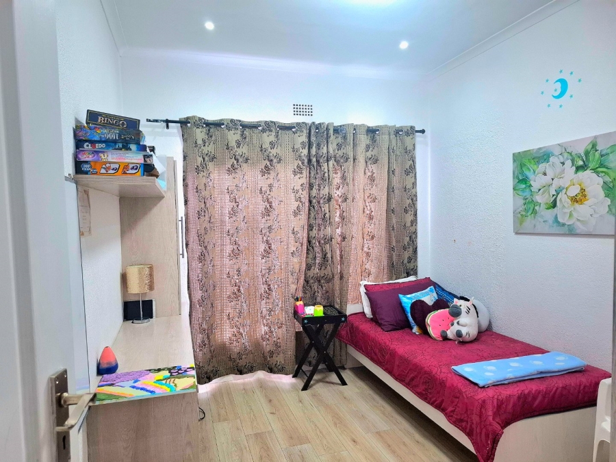 4 Bedroom Property for Sale in Welgelegen 3 Western Cape